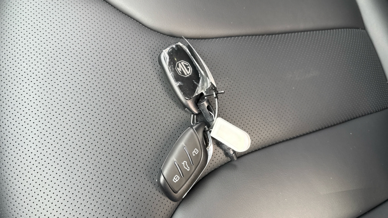 MG HS 1.5 T-GDI Trophy 5dr DCT Petrol Hatchback